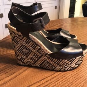 Women’s Vera Wang wedge sandals